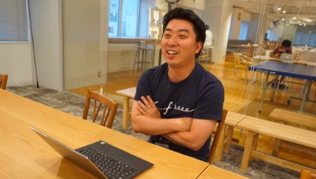 インタビューの様子